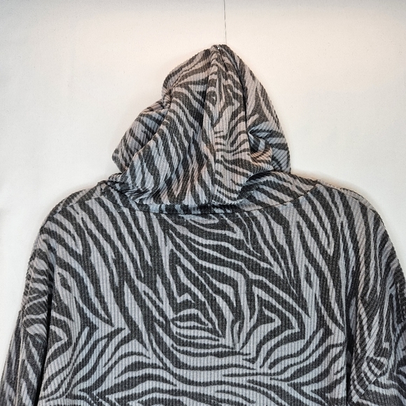 C&C California Womens Gray Zebra Print Hooded Shirt Sz XL Ribbed Super Soft - Picture 7 of 9